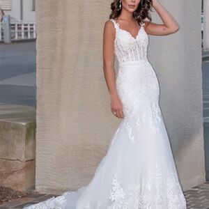 Elegant White Lace Wedding Dress